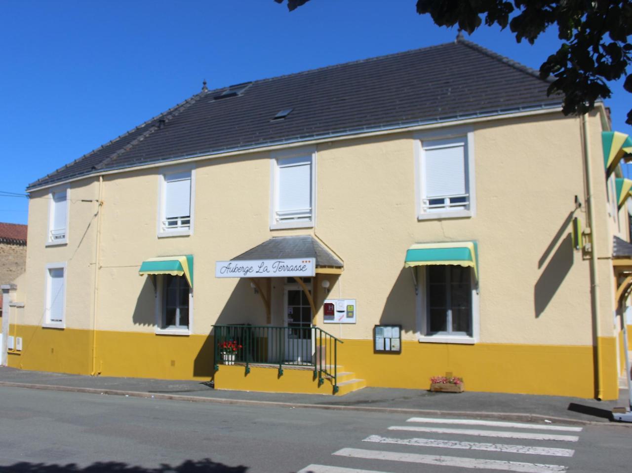 Le 120 - Groupe Logis Hotels - Ex Auberge La Terrasse La Châtaigneraie 外观 照片