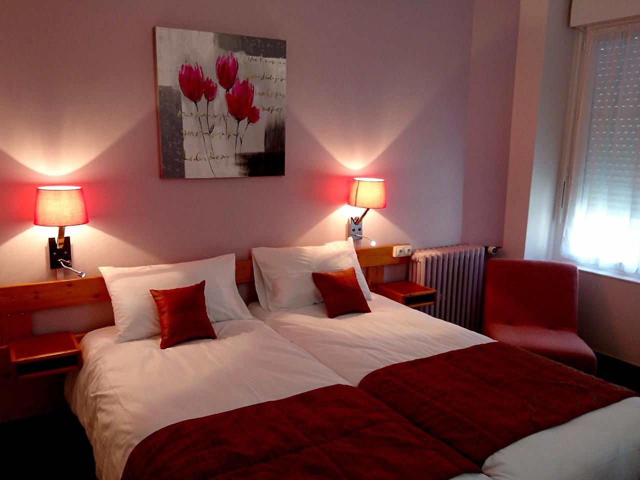 Le 120 - Groupe Logis Hotels - Ex Auberge La Terrasse La Châtaigneraie 外观 照片